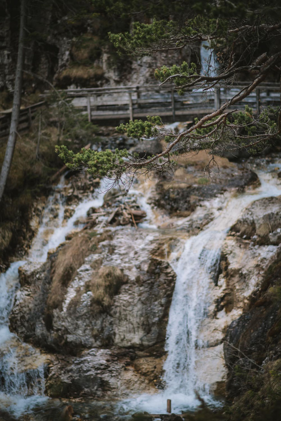 Wandertipp Tirol, Trins im Gschnitztal, ein Seitental des Wipptal: Rundwanderung zur Aussichtsplattform Adlerblick und Sarnthein Wasserfall, ein Ausflugsziel für die ganze Familie