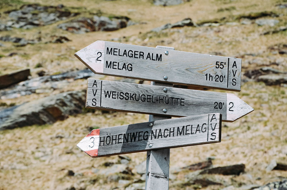 Abzweigung unterhalb der Weißkugelhütte zum Höhenweg nach Melag