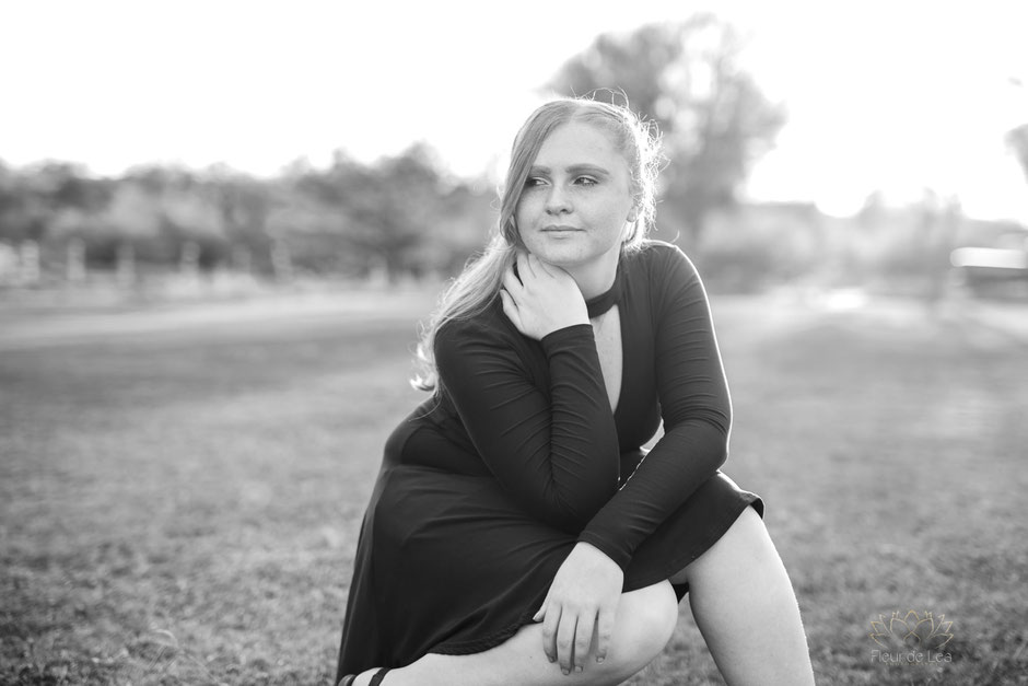 black and white pic of senior girl. Fleur de Lea Photography 