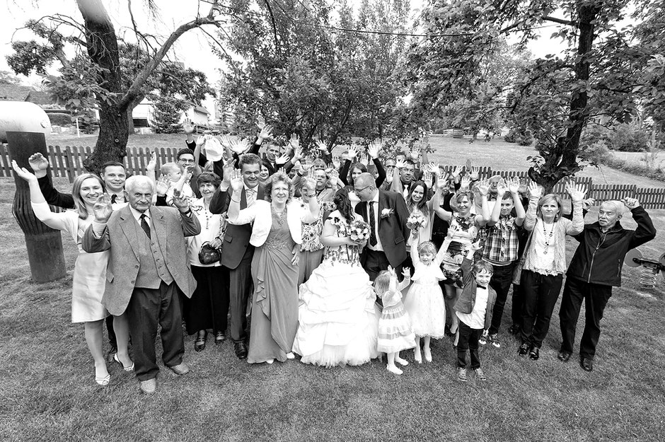 gruppenbild, hochzeitsgesellschaft, Schmiedelandhaus in Greifendorf