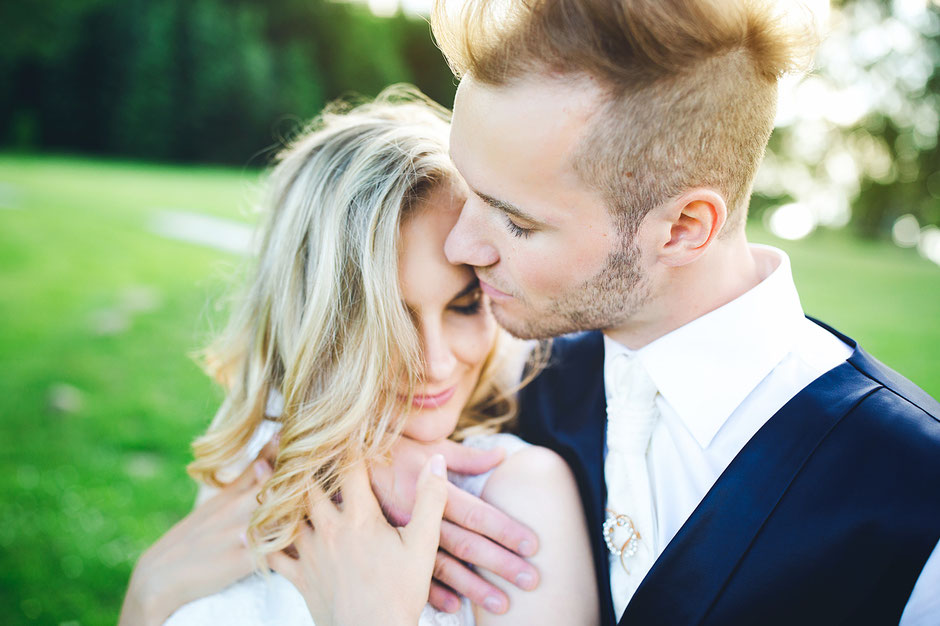 villa gückelsberg flöha, villa gückelsberg hochzeit, villa gückelsberg heiraten, villa gückelsberg trauung, kreuztanne sayda, kreuztanne sayda hochzeit, standesamt flöha, lichtecht, fotostudio lichtecht, ben pfeifer, ben pfeifer fotograf