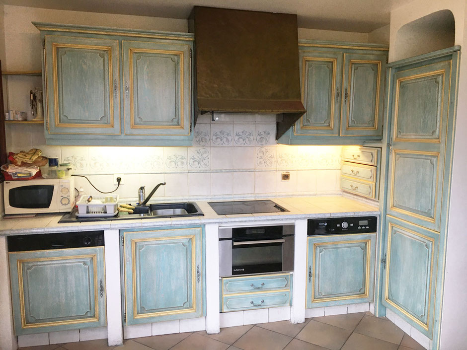 Artisan rénovation façades cuisine rechampie laque vernis mat
