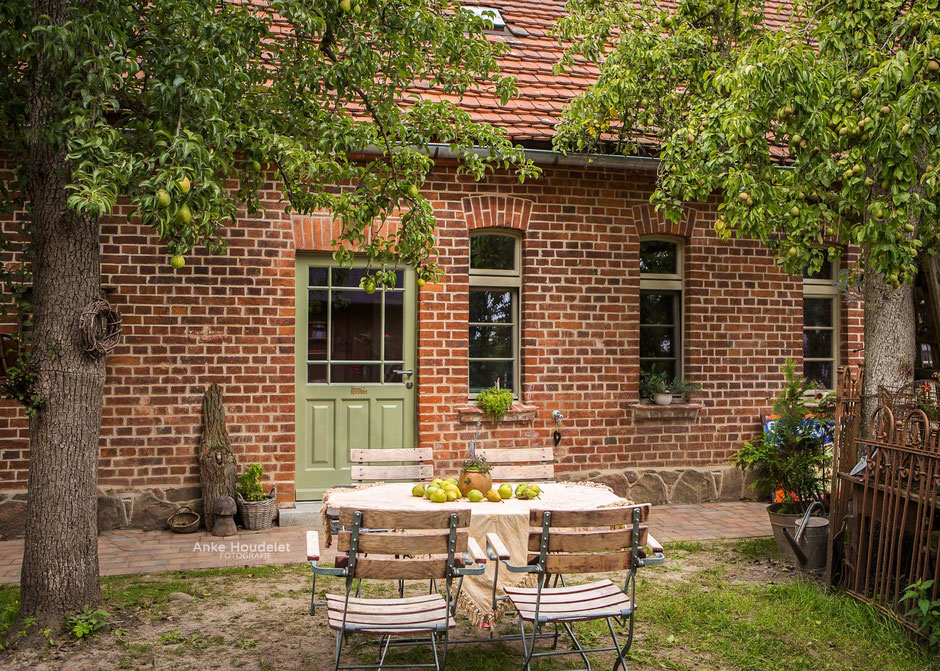 #ferienwohnung #immobilien #urlaubindeutschland #natur #nettegastgeber #liebevollgestaltet #liebevollesdesign #landhaus #backsteinhaus #gemütlich #Bauernhausmitgarten #dorf #naturmaterialien #historisch #stilvoll #gefällt #immobilienfotograf #ruhigelage 