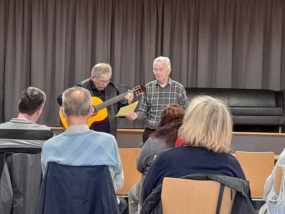 Hermann Doetsch und Hans Wohlgemuth an der Gitarre