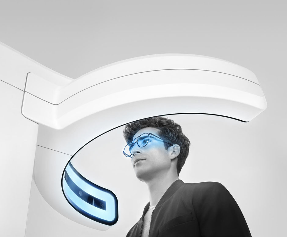 Professioneller Augentest mit Visufit 1000 von Zeiss