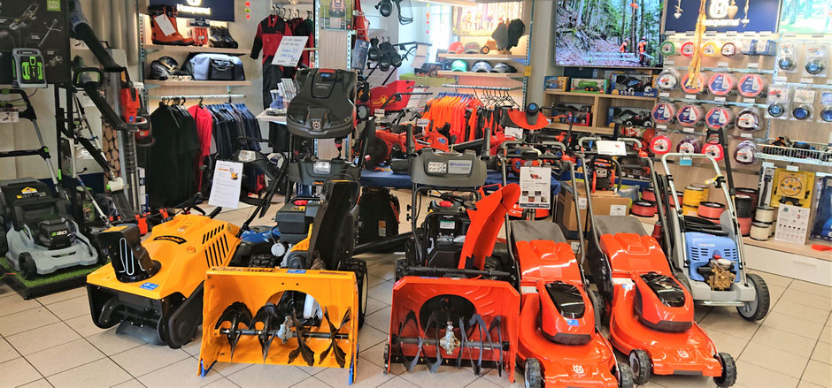 Ueli Kleiner Landmaschinen, der Fachmann für Steyr, Pöttinger, Husqvarna Forstgeräte, Rasenmäher und Rasenroboter