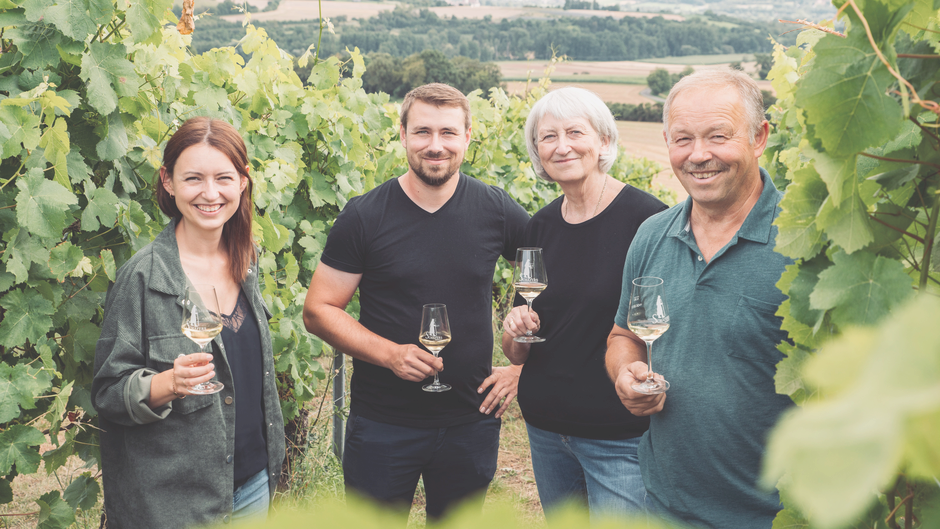 Julia, Klaus, Karin und Thomas Schäfer • Schäfers Weingut, Untererthal • Franken Hammelburg