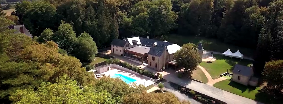 Musiciens pour vin d’honneur en Mayenne 💍🍾 Duo chanteuse-pianiste ou trio jazz pour sublimer votre réception de mariage à Château-Gontier, Mayenne ou Craon.