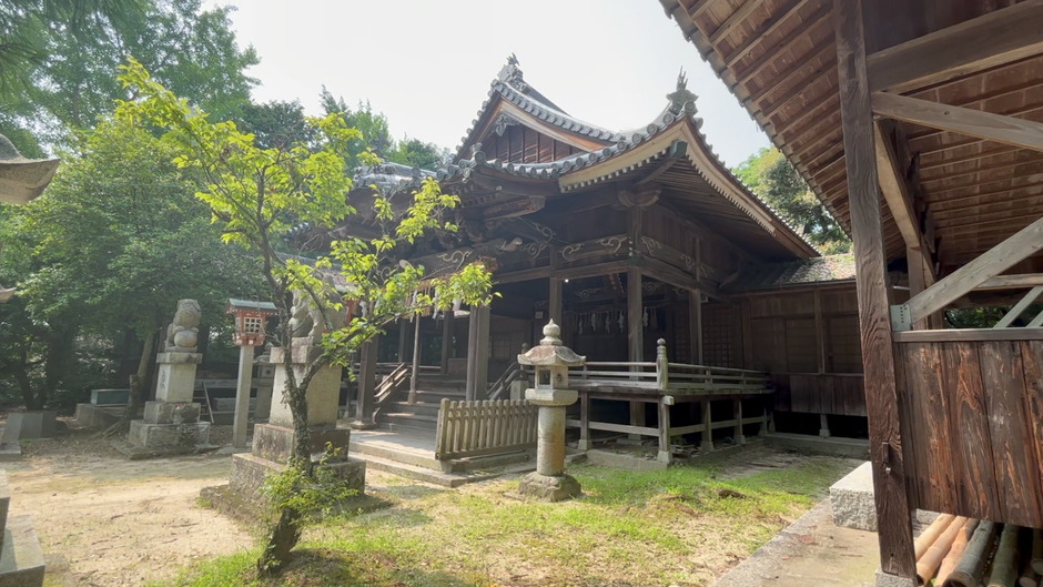 行橋・今井熊野神社 社殿 石灯籠