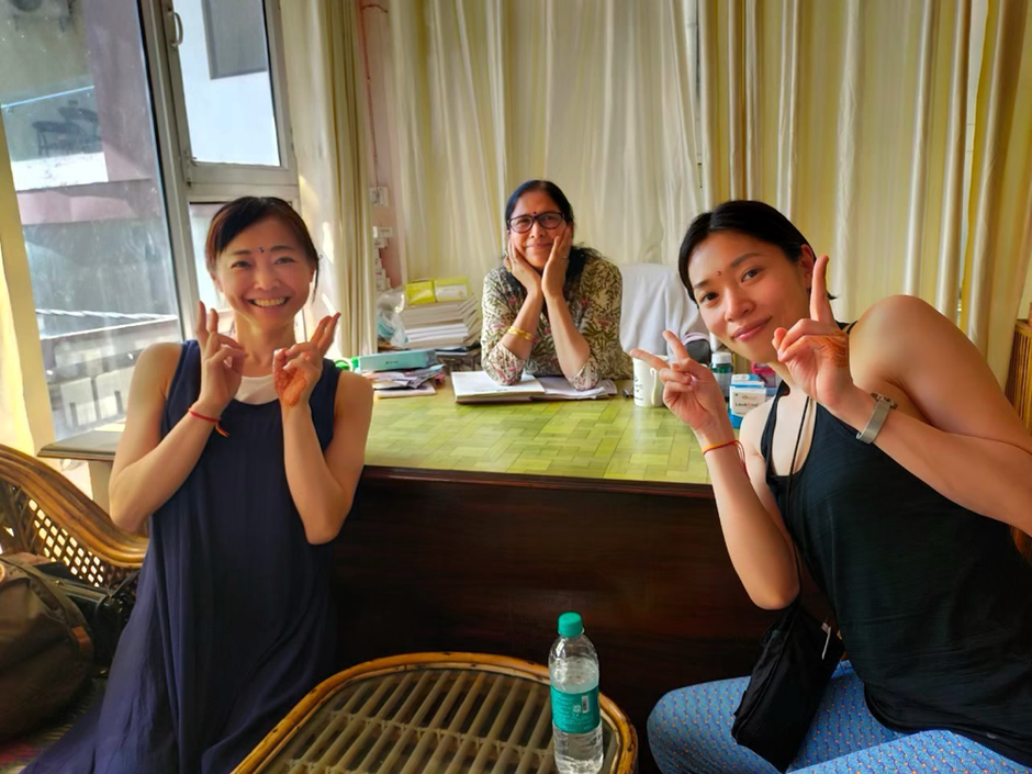 アーユルヴェーダ Dr. Ushaと生徒さんたち