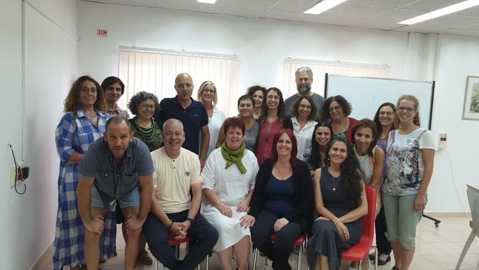 Karen and Nick Woodall training psychologists, psychotherapists and social workers in Israel