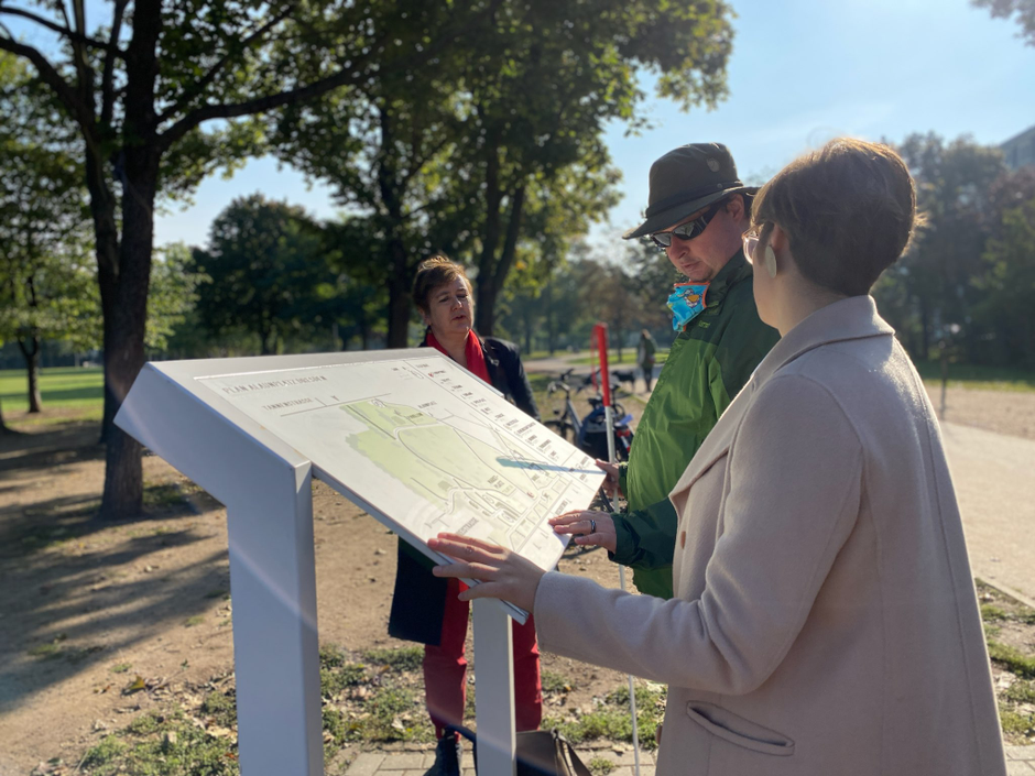 Orientation System For Blinde And Handicapped Victoria Palm Design