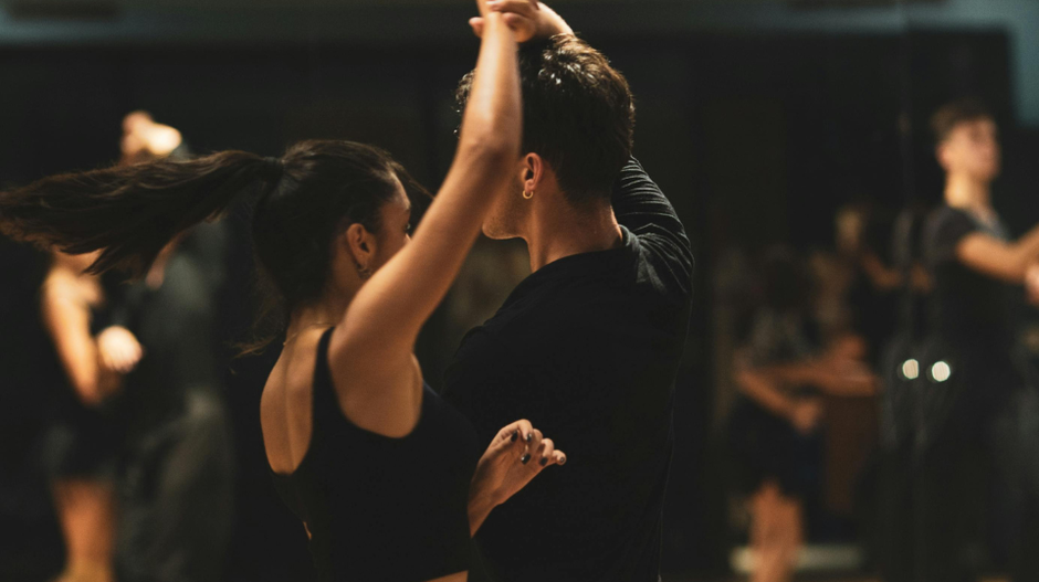 Tanzspaß in Innsbruck bei den Fortgeschrittenen-Kursen der Tanzschule Vallazza
