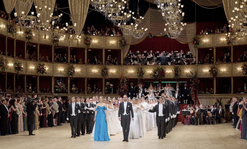 Einzug des Eröffnungskomitees 2025 © Wiener Staatsoper / Michael Pöhn