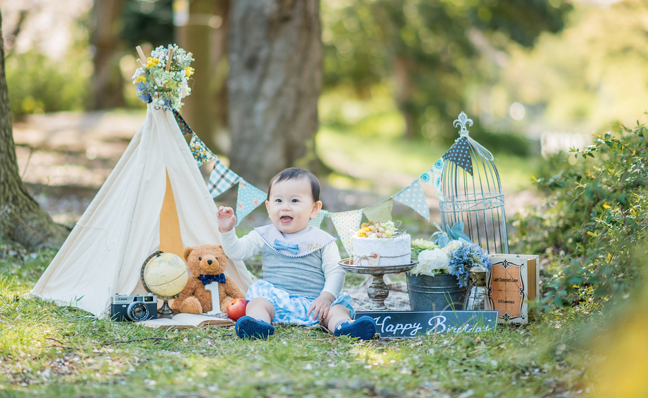 １歳お誕生日　お誕生日写真　ロケーション撮影　ロケーションフォト　お誕生日デコレーション 　出張カメラマン　出張撮影　お外でお誕生日撮影