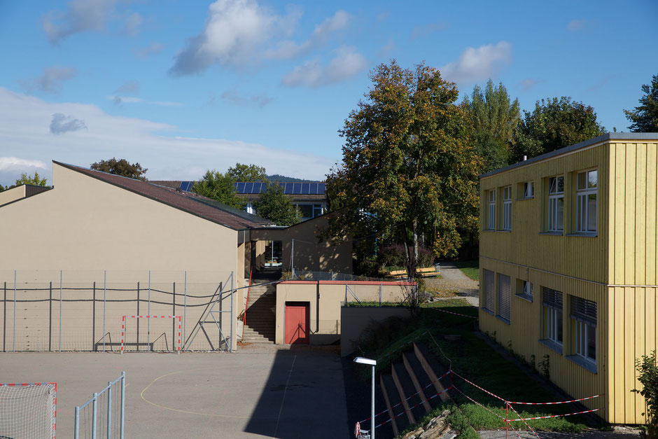 Foto: Solarspar, Schulhaus Schachenmatten, Bonstetten