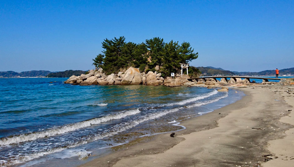 海上の龍宮城　Dragon Palace