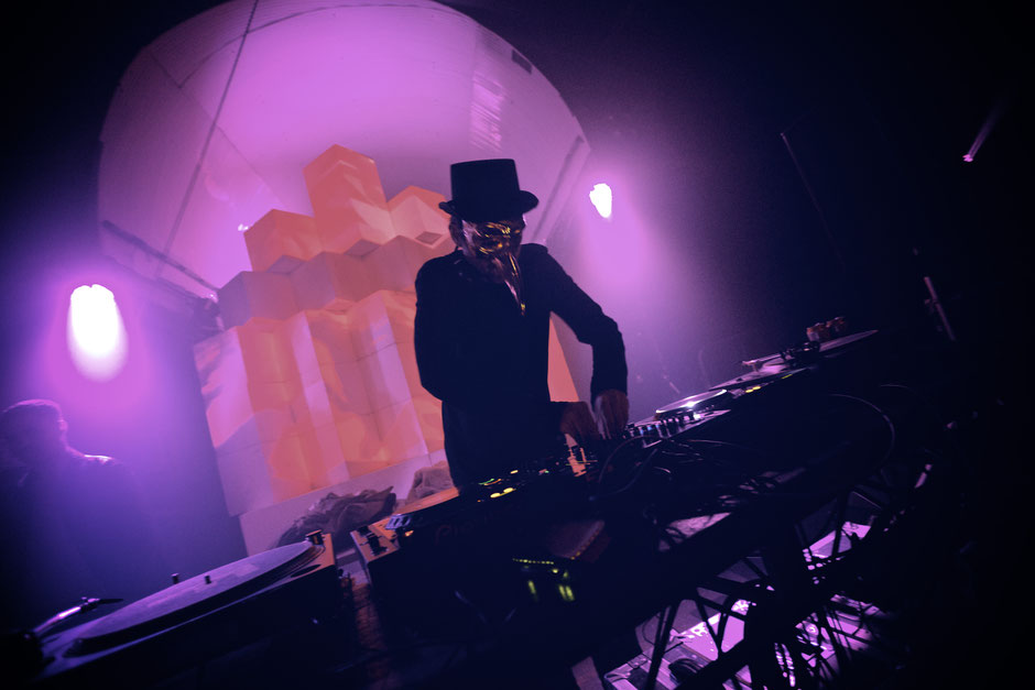 Claptone (Credit: Henning Schulze Moodmacher)