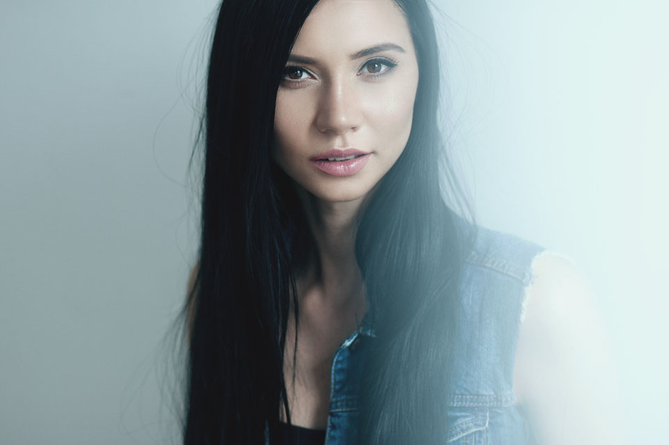 Anna Kaval Kinderdirndl und Taufkleider Design