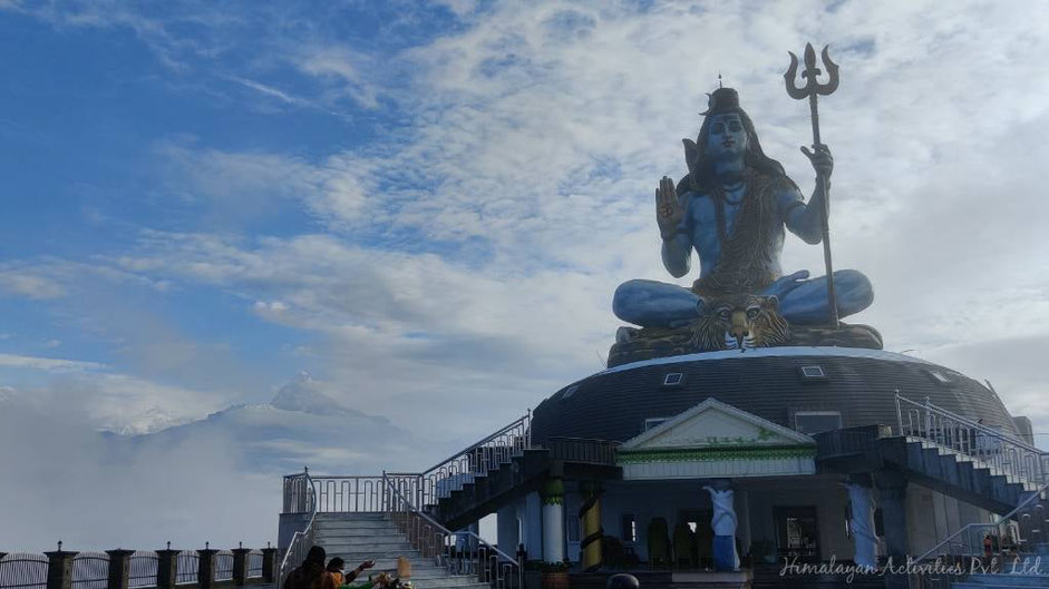 ポカラ・プンディコットのシバ神像