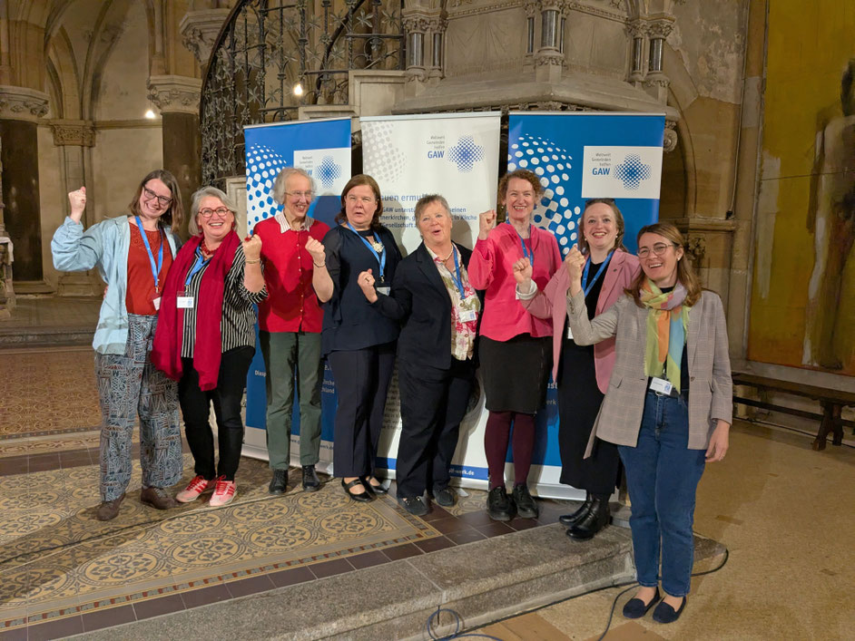 Frauenpower mit Gästen und Referentinnen aus den Partnerkirchen: aus Chile, Brasilien, Frankreich, Slowenien, Slowakei, Italien und Kuba. Foto: Maaja Pauska/GAW