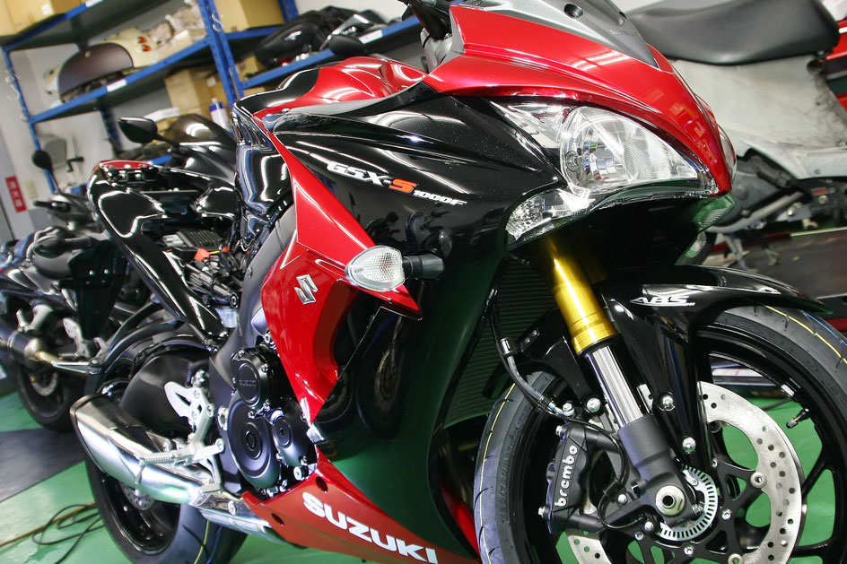 GSX-S1000Fのコーティング完成 キャンディダーリングレッド