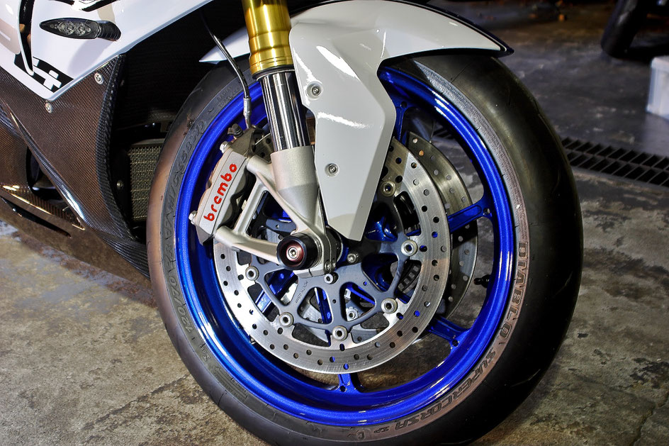 BMW HP4のホイールコーティング施工後