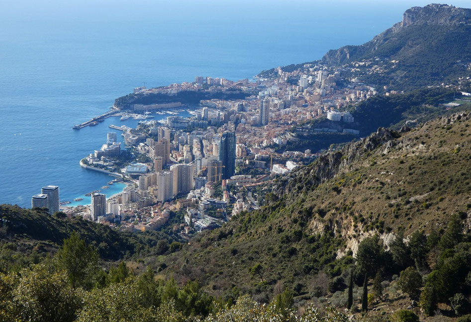 Vue sur Monaco en arrivant au Mont Gros