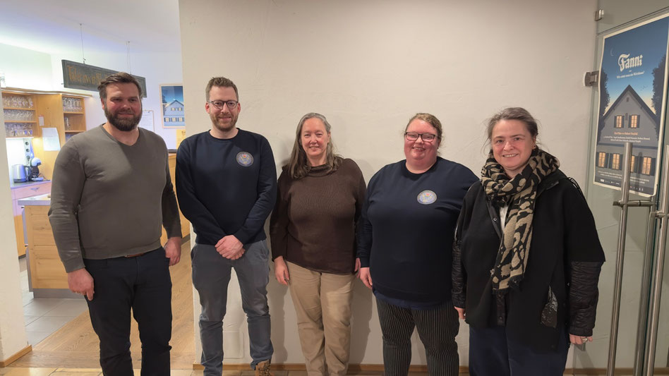 v.l.n.r. 1. Vorstand Tassilo Lechner; 2. Vorstand Stefan Reichart; Schatzmeisterin Gaby Lasetzky; Schriftführerin Rosi Wärmann; Kapellmeisterin Anja Neubert