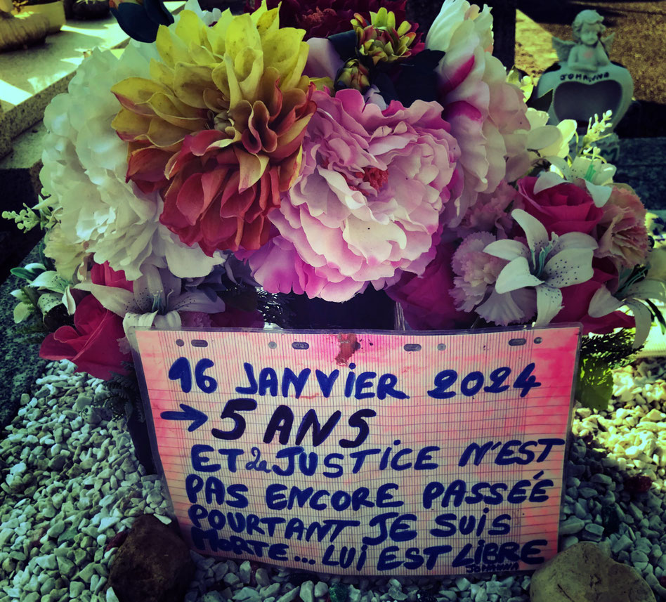 Ecrit sur la tombe de Johanna Barthélémy en 2023