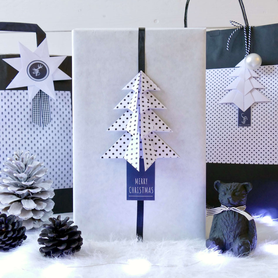 verpackte Geschenke recycling Schachtel mit gefaltetem Tannenbaum aus Papier