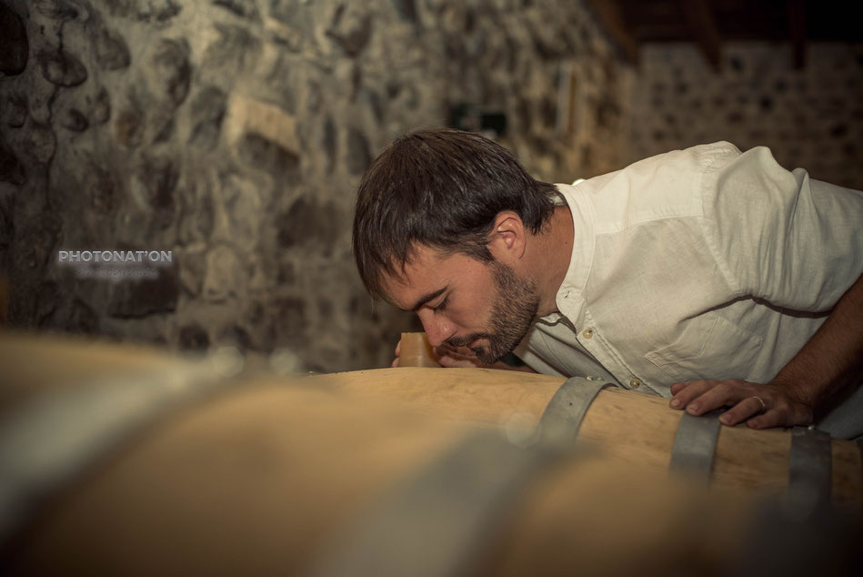 C'est à la rencontre du Jurançon, que j'ai été reçu par Jeremy, pour une séance photo professionnelle en extérieur, dans ses vignes à Lucq de Béarn. Photographe Photonat'on dans le 64 .