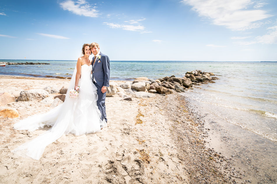 Hochzeitsbild vom Timmendorfer Strand. Fotograf mit Brautpaar Timmendorfer Strand.