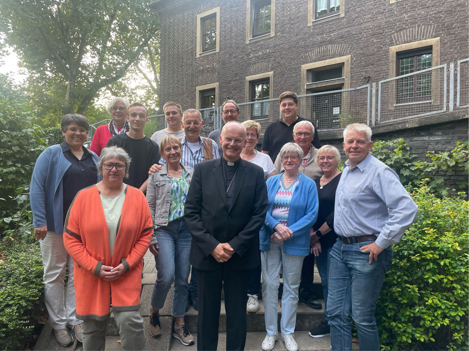 Bischof Overbeck besuchte im Rahmen der Visitation der Pfarrei St. Johann am 10.09.2025 auch den Runden Tisch am Kirchort St. Barbara.