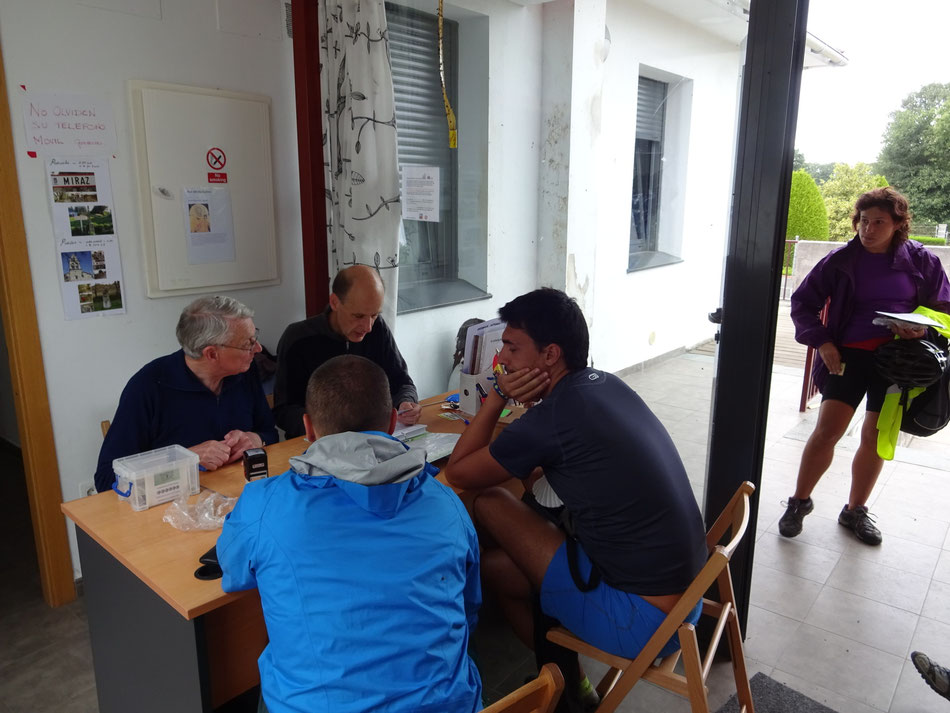 Die Albergue in Miraz bittet gute Ausstattung und sehr nette Atmospäre, Frühstück Inclusive.