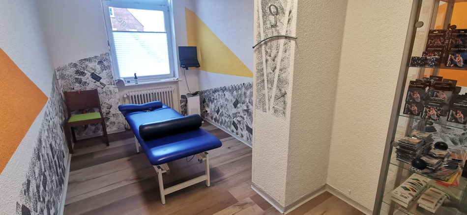 Ausreichend Raum für manuelle Lymphdrainage und Massage. Auch diverse Behandlungen der allgemeinen Krankengymnastik können hier durchgeführt werden. 