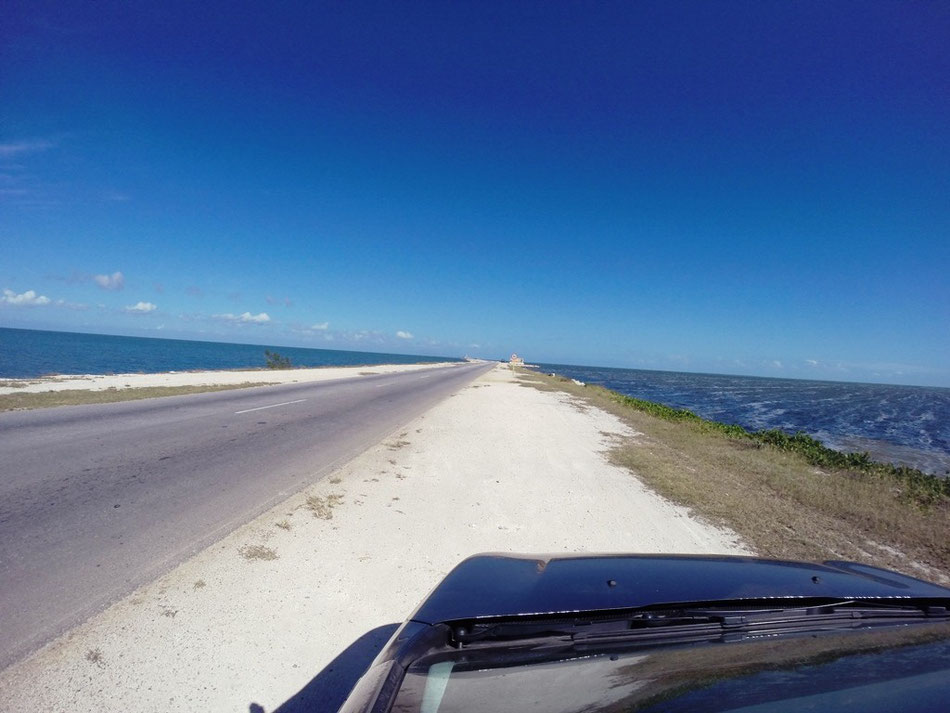 Straße nach Cayo Coco auf Kuba