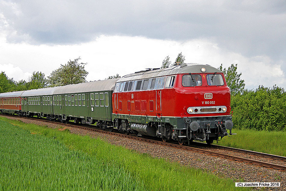 Der Sonderzug auf der Hüttenbahn der Verkehrsbetriebe Peine-Salzgitter nahe Salzgitter-Beinum