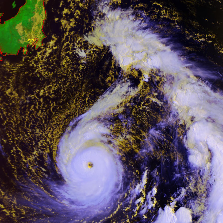 2023/8/11 07:51JST NOAA19 HRPT Typhoon-LAN 台風7号は小笠原の東を通って中部日本に向かう