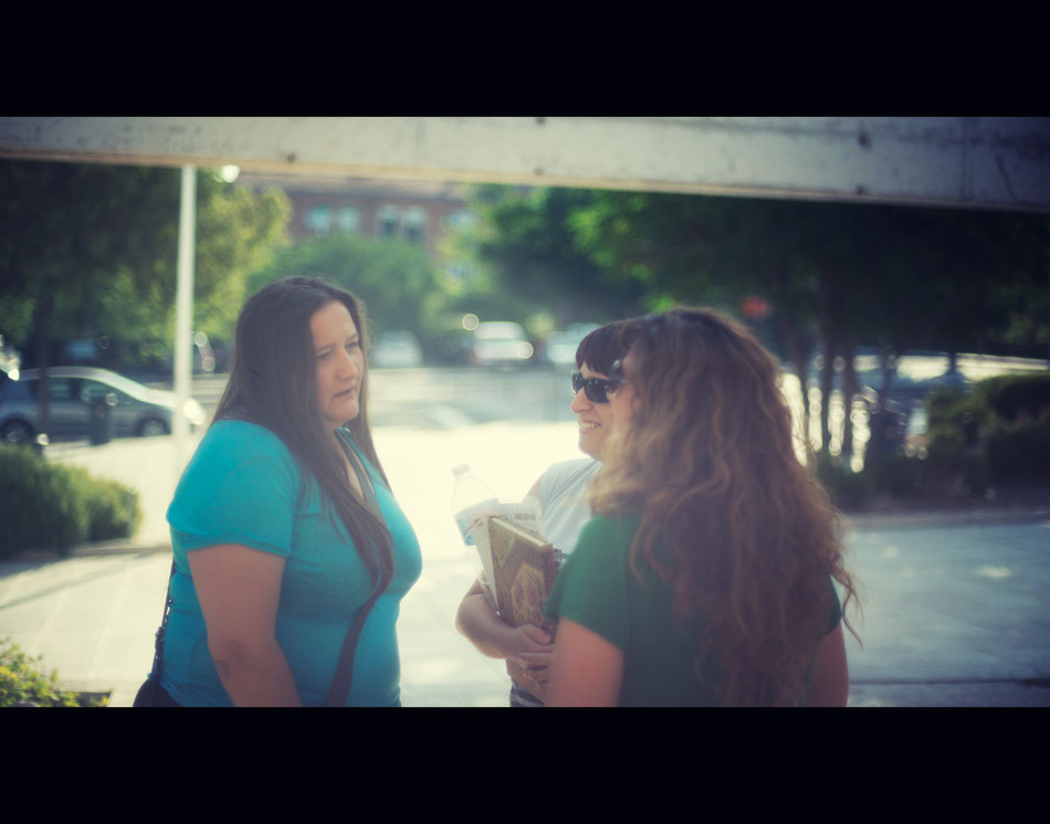 ZVEZDA, JULIA E ISABEL, TRES MUJERES Y UN DESTINO