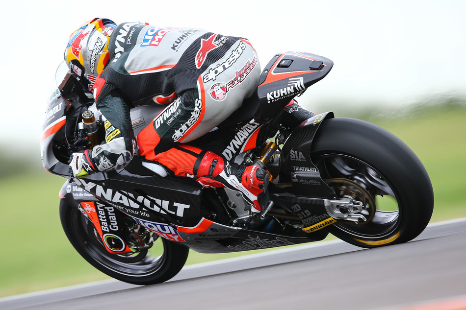 Nur zwei Fahrer hatten dieses Bild nicht von Jonas Folger. Dritter Platz in der Moto2 in Argentinien für den IntactGP Piloten.