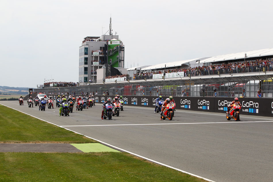 Der Start zum Rennen am Sachsenring. Das letzte MotoGP Rennen vor der Sommerpause 2015.