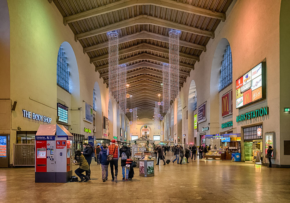 Stuttgart, Hauptbahnhof, Bahnhofshalle