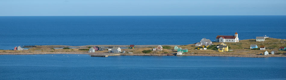 die Ile aus Marins bildet den Naturhafen von St. Pierre