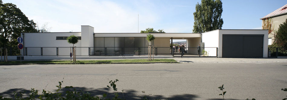Haus Tugendhat, Straßenfront. Foto: Jong Soung Kim, 29.9.20212