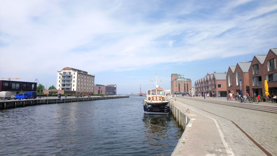 Hafenbereich in Wismar - hinten rechts der Ohlerich-Speicher mit dem Restaurant "Rialto" - schöne Lage - leckere Gerichte