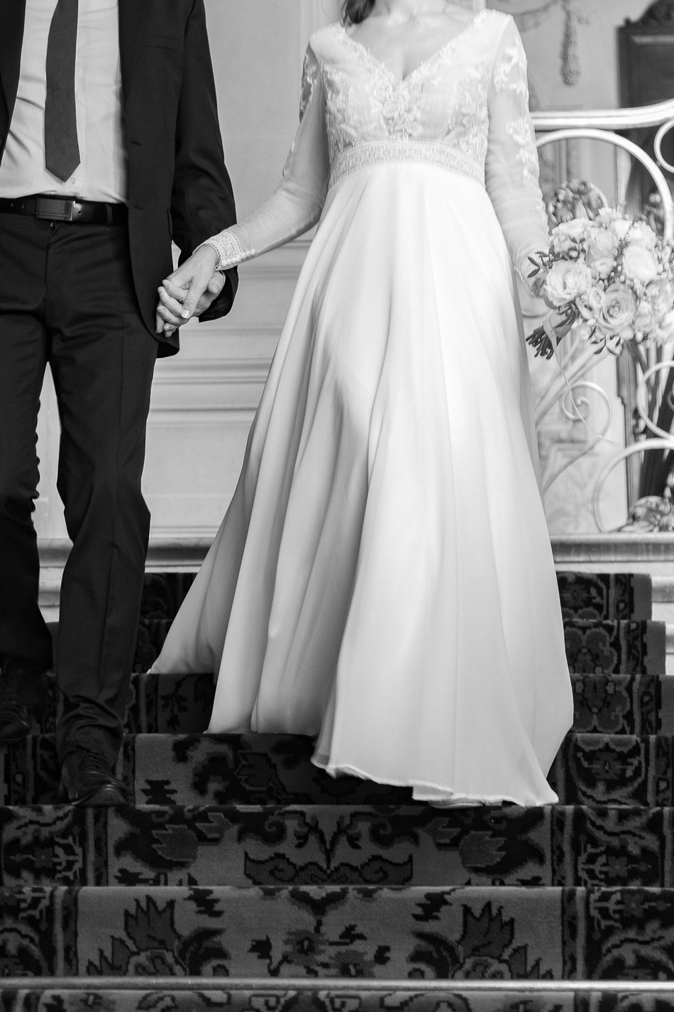 bouquet fleurs mariée mairie Paris 8 mariage parisien romantique élégant chic  photographe 
