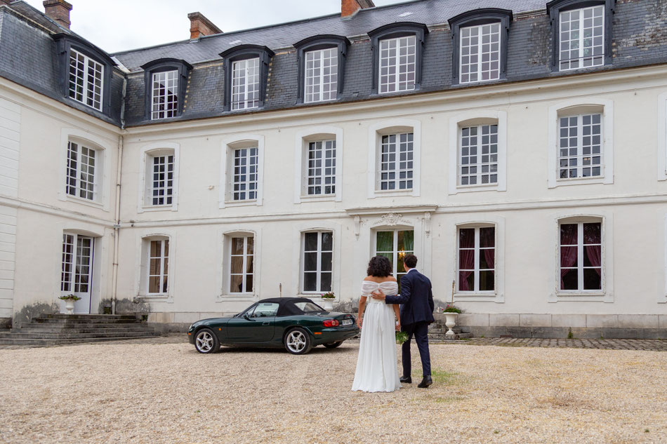photographe mariage paris photo mariage bohème chic élégant romantique haut de gamme château de mauvières robe mariée bouquet fleurs