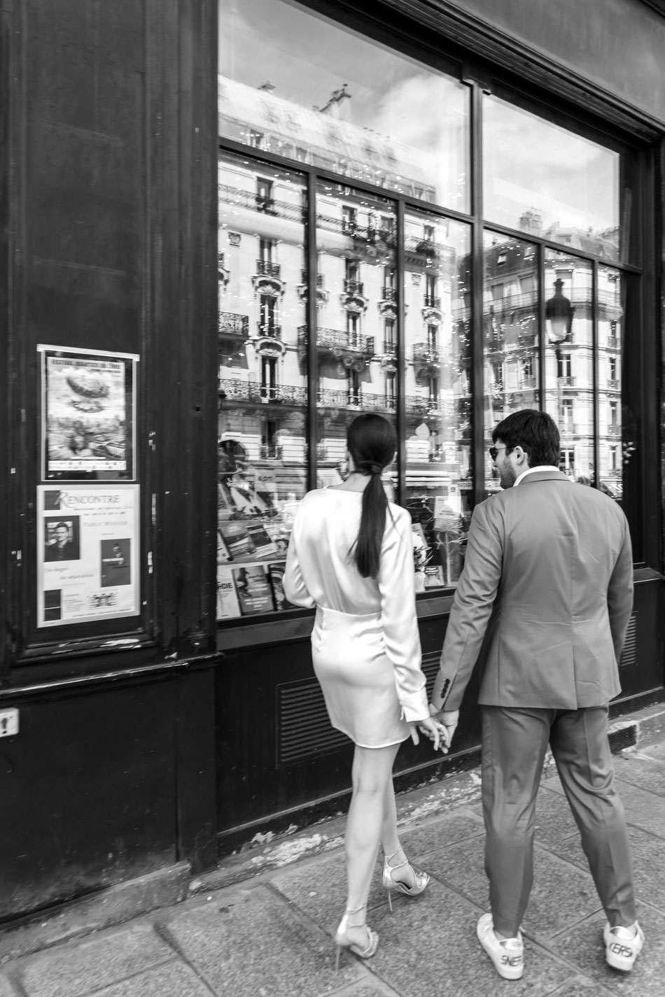 mariage parisien élégant haut de gamme bohème chic paris 5ème mariée marié séance photo photographe professionnelle photographie poétique artistique rue Soufflot Paris 5ème arrondissement mairie Paris 5 Photo mariage Paris