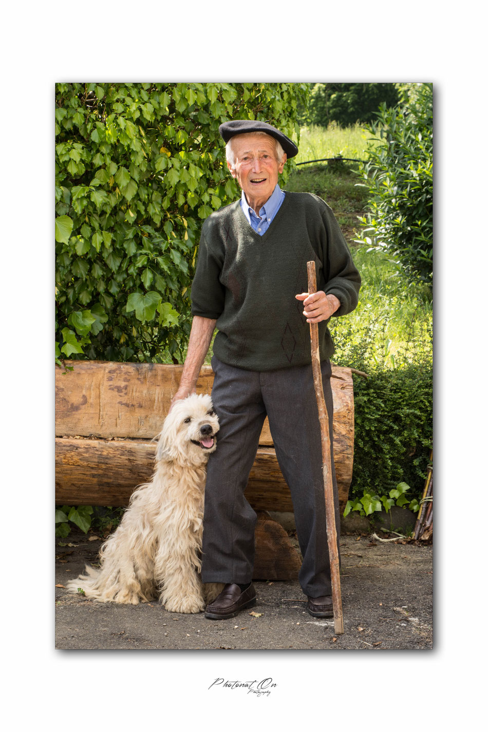 Ma séance photo la plus typique, et naturelle que j'ai pu faire! des moments simples, traditionnels, oubliés avec tellement de charme... un retour aux racines béarnaises avec un monsieur très charismatique. Lucq de Béarn (64) Photographe